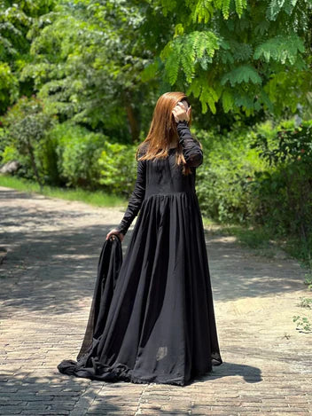 Shezadi-e-siyaah Flora