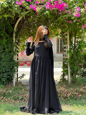 Shezadi-e-siyaah Flora