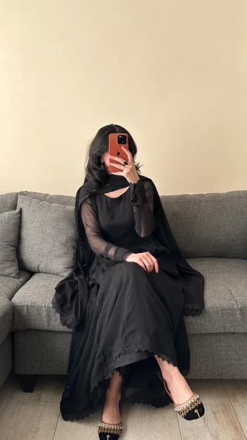 Plain Black Lace Flora